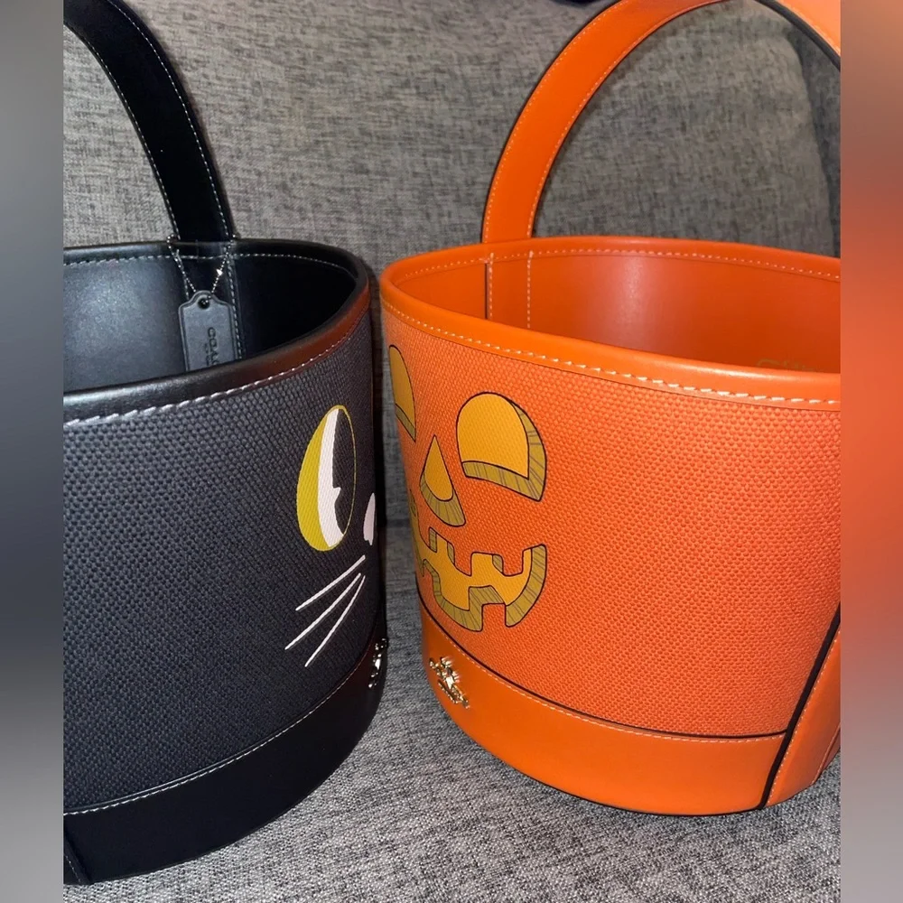 (1) Coach Pumpkin or Black Cat Bucket Purse - Picture 2 of 5